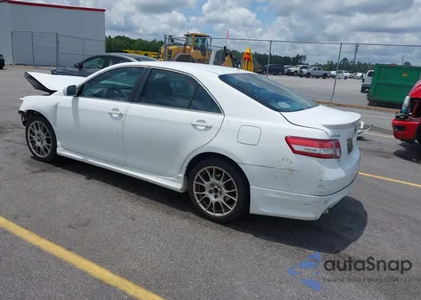2011 Toyota Camry Se/Le/Xle z USA, uszkodzony, nr VIN 4T1BF3EK2BU591894